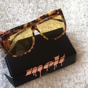 Tortoise shell yellow tint sunglasses